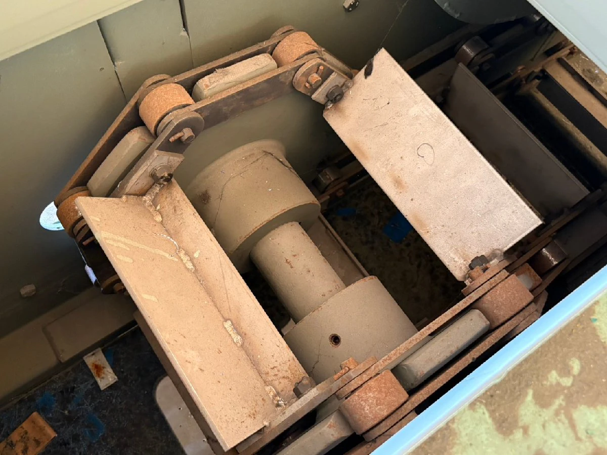 ＜御池鐵工所＞フライトコンベヤ 2.2kW コンベヤ内幅250mm　コンベヤ外幅560mm - 画像5