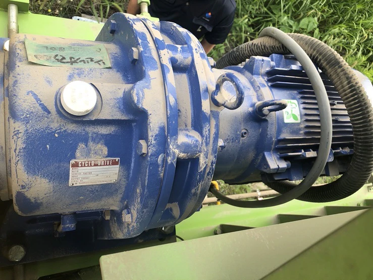＜富士鋼業＞二軸粗割機 SW1800A 50/60Hz 三相200V 7.5Kw - 画像4
