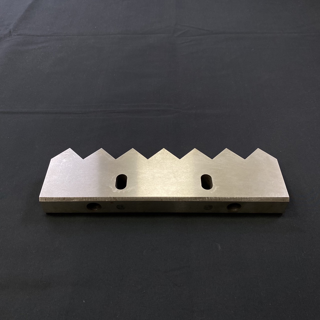 プッシャー式破砕機用固定刃 (片刃)