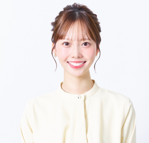 新貝 まゆ
