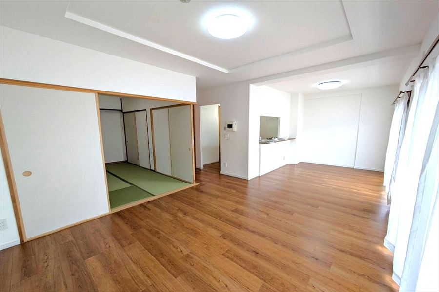 スーパー目の前！リフォーム済３LDKの画像2