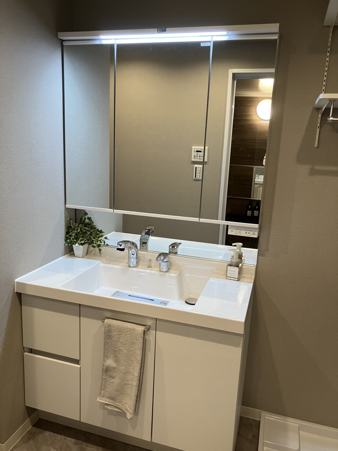 駅近！人気の３LDKリフォームマンションの画像5