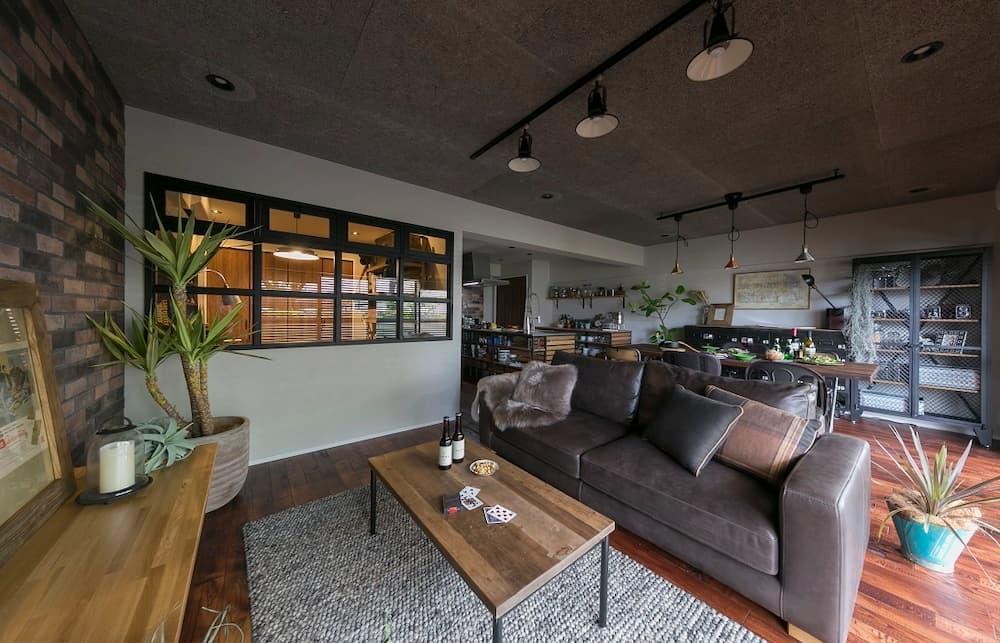 ヴィンテージも取り入れたインダストリアルなリノベーション事例