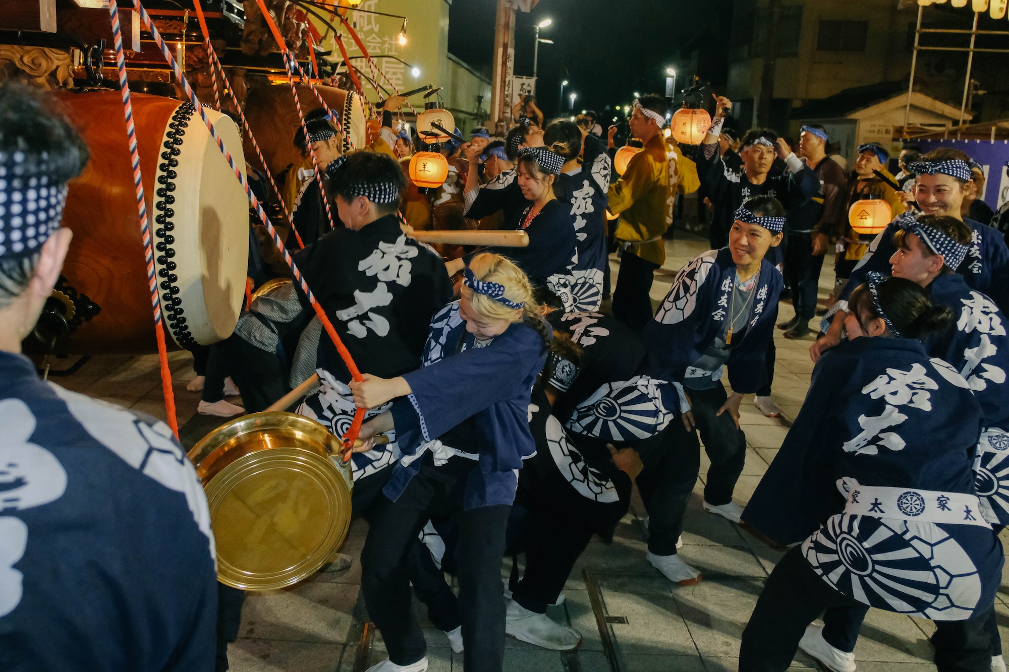 鉦や太鼓を打ち鳴らす日本一やかましい桑名の石取祭
