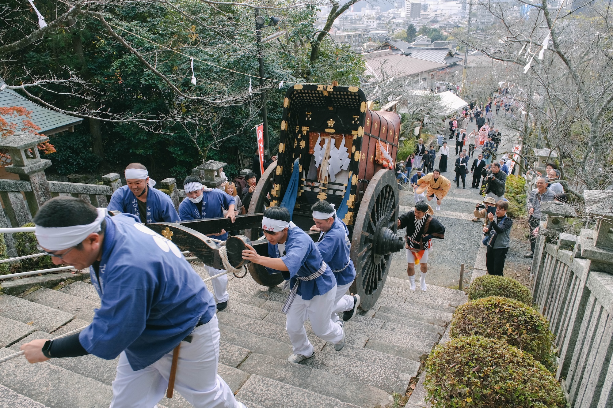 時代行列が秋の街を彩る山口三大まつり「山口天神祭」の御神幸祭