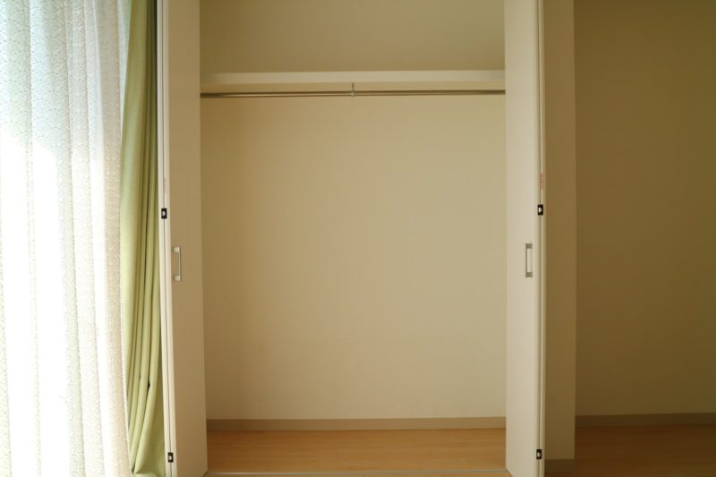 クローゼット書斎「クロッフィス」の作り方【手順は5つ】