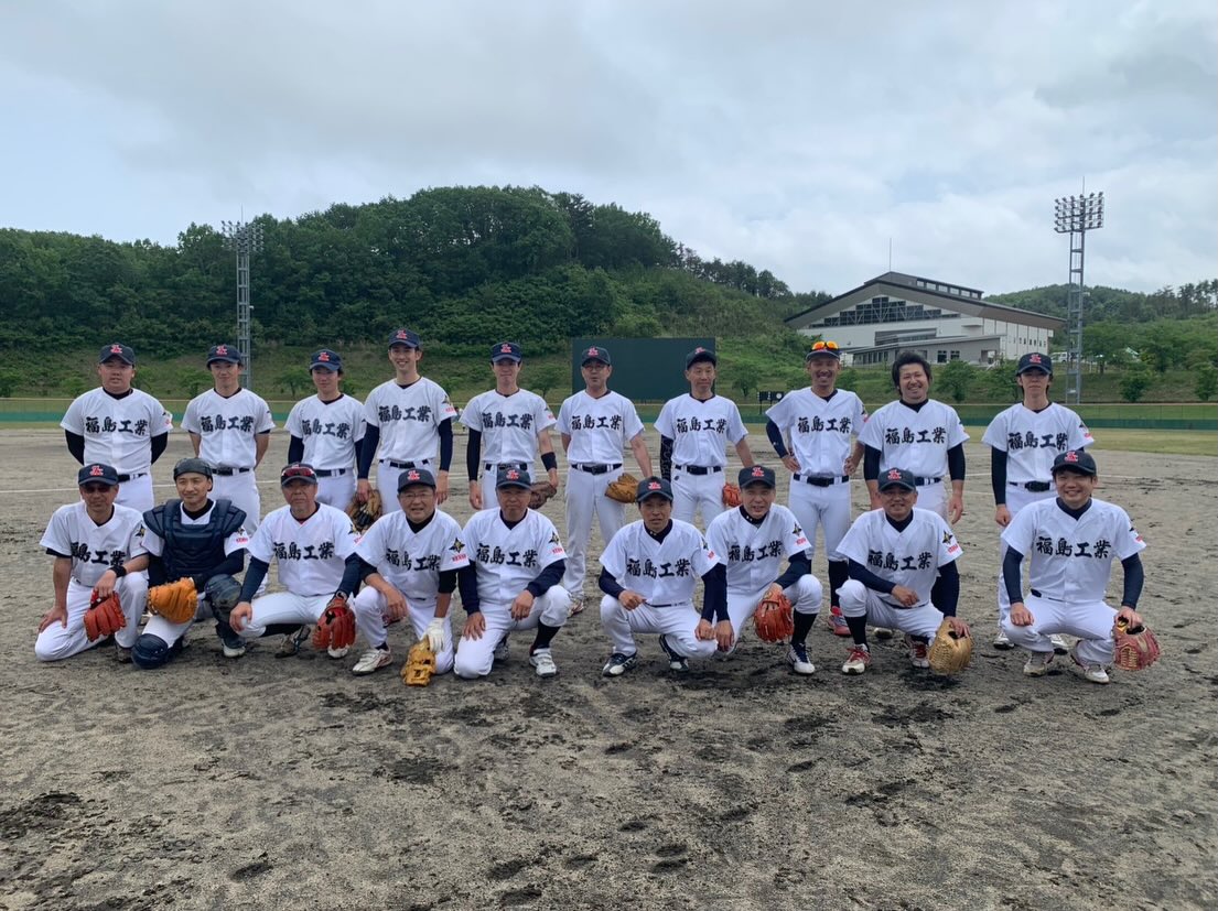 福島工業高等学校野球部OBの集合写真