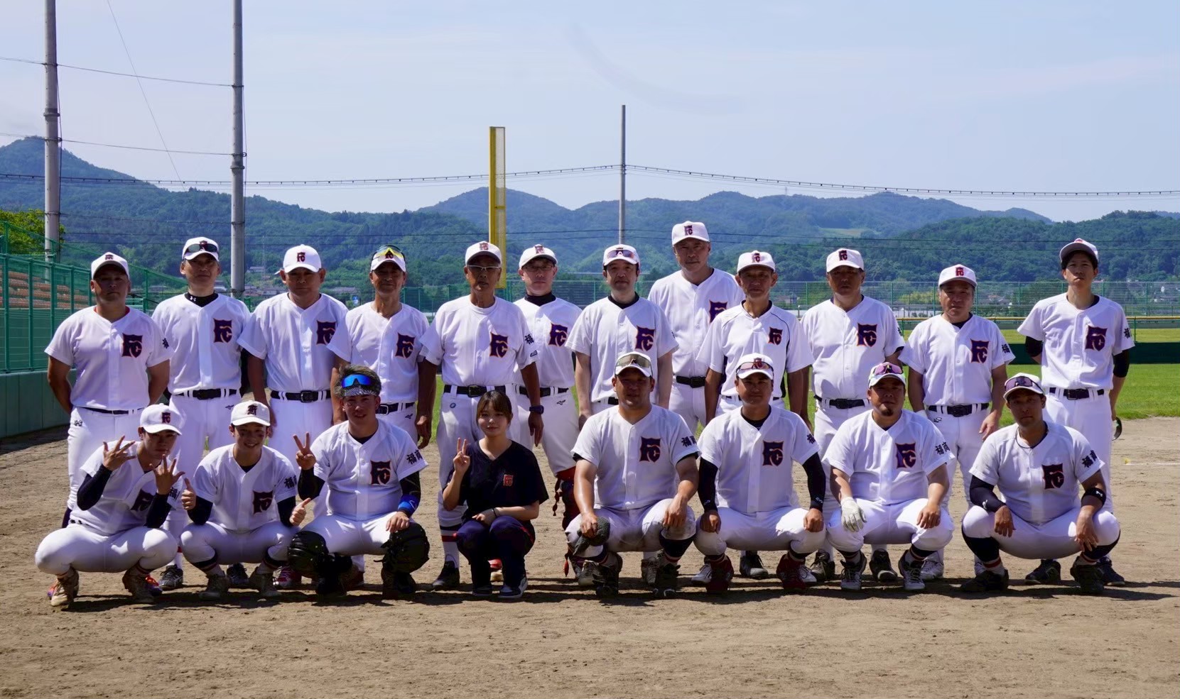 福島商業高等学校野球部OBの集合写真