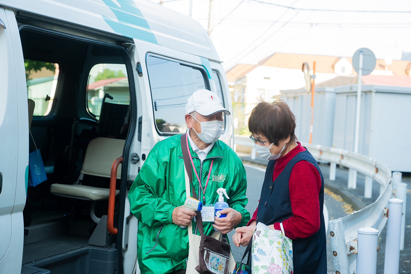 乗車の際は検温、消毒にご協力ください