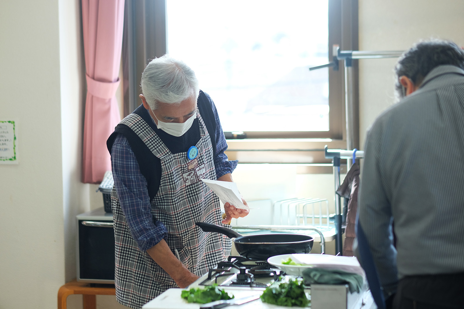 レシピを片手に手順を確認しながら進めます。