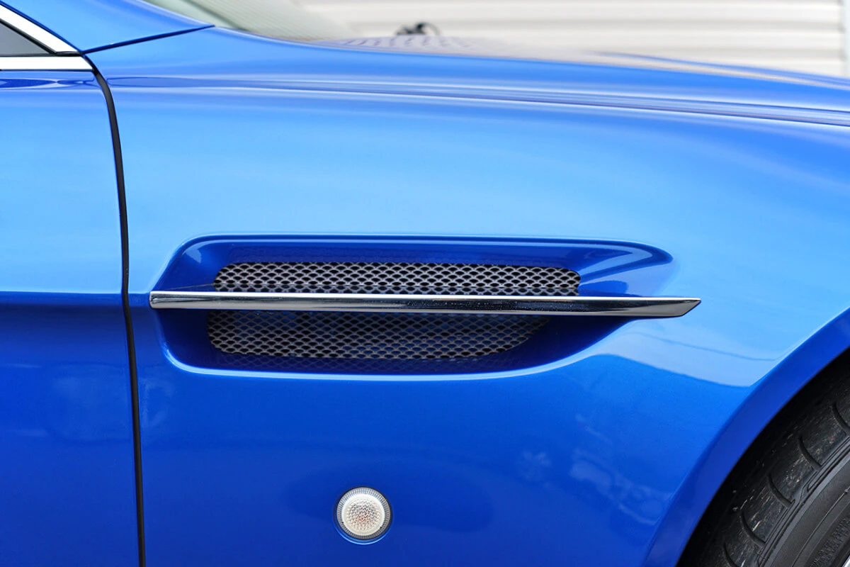 Aston Martin Vantage S