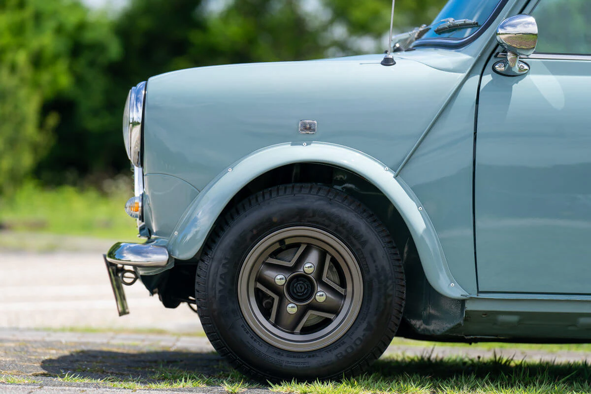 rover mini 1000 boys racer