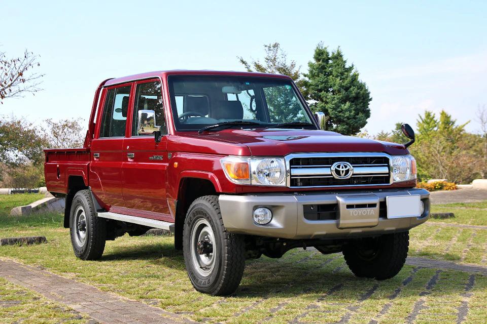 Toyota Land Cruiser 70 30th Pickup