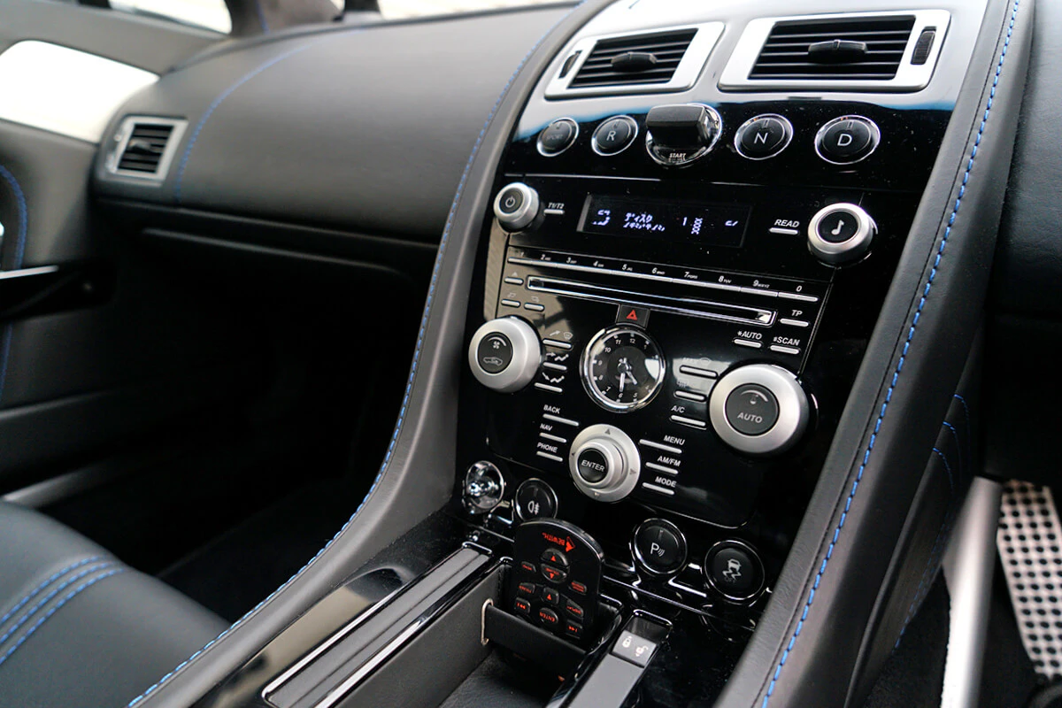 Aston Martin Vantage S