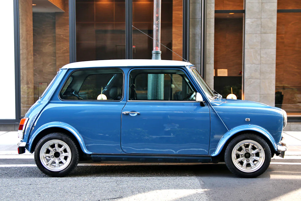 Rover Mini Cooper 1.3i custom specification