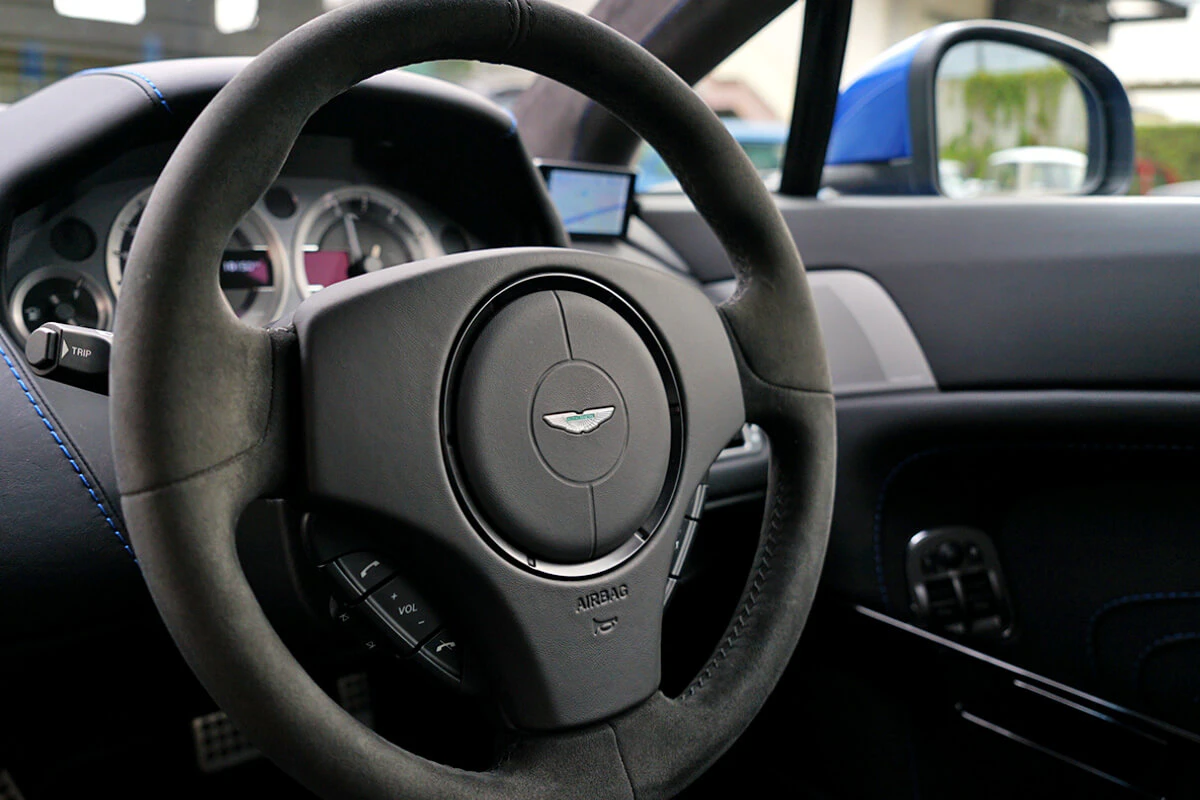 Aston Martin Vantage S
