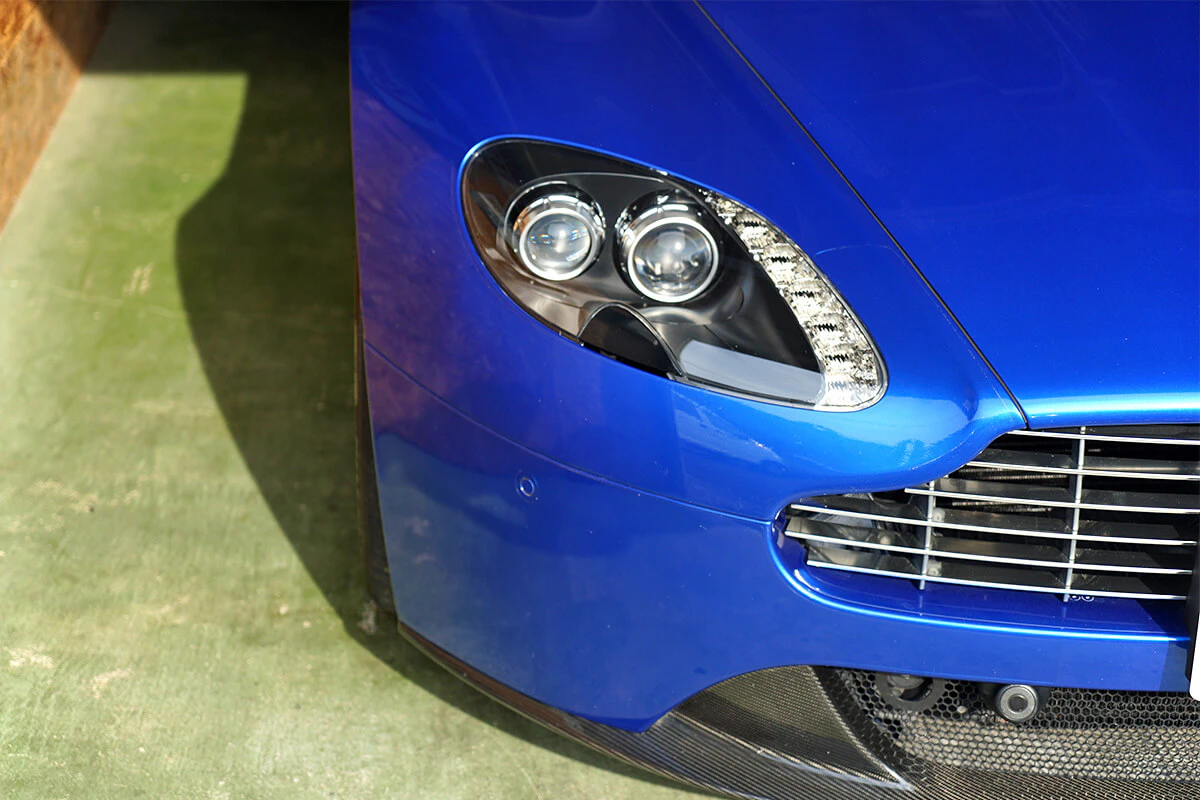 Aston Martin Vantage S