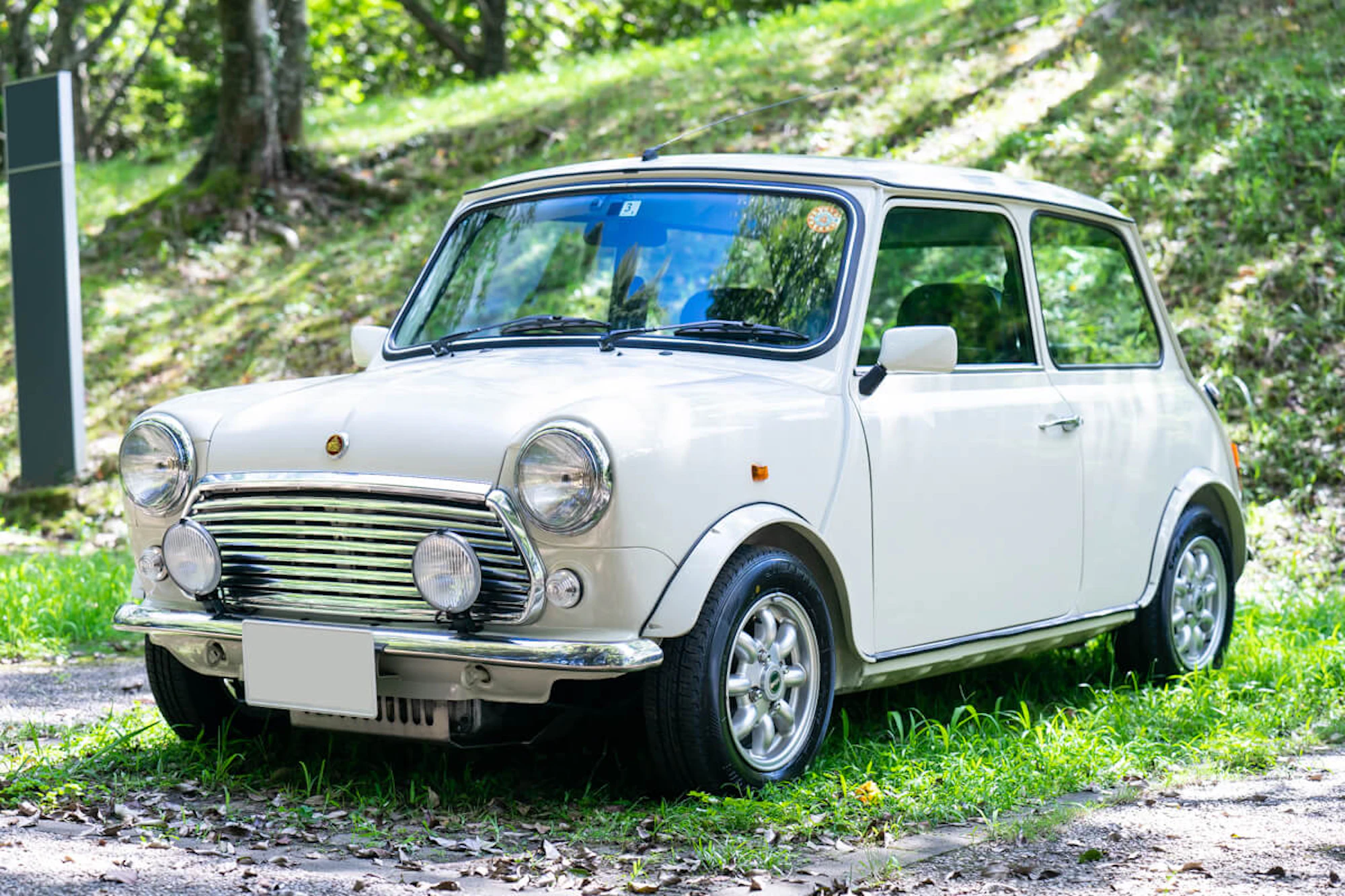 Rover Mini 40th Anniversary AT Old English White