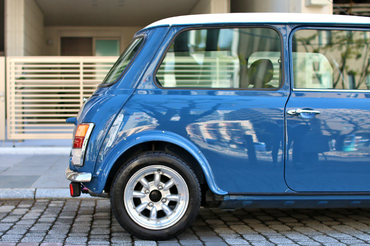 Rover Mini Cooper 1.3i custom specification