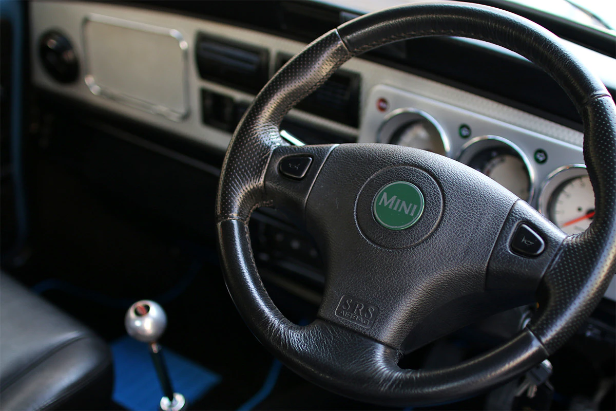 Rover Mini Cooper 1.3i custom specification