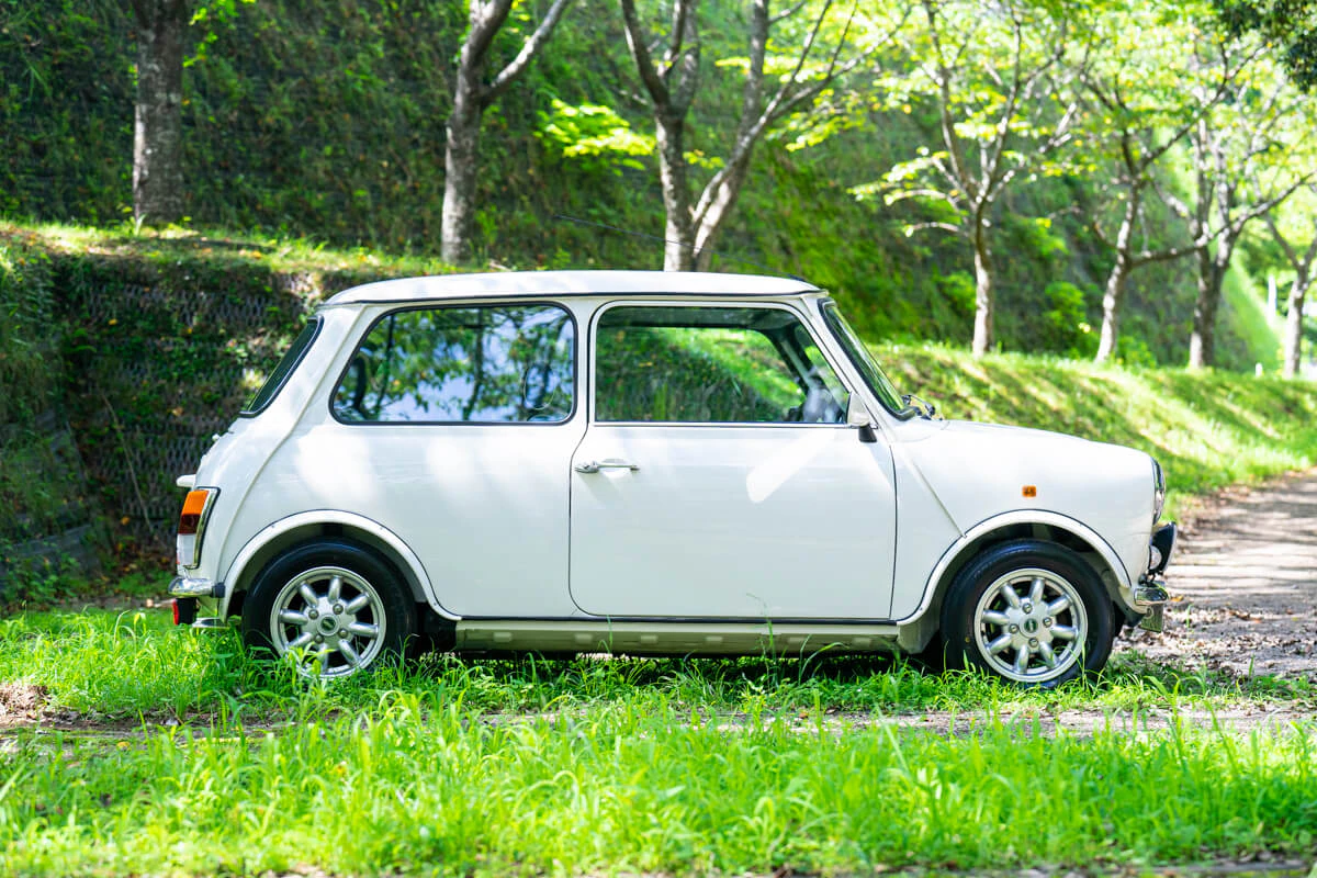 Rover Mini 40th Anniversary AT Old English White