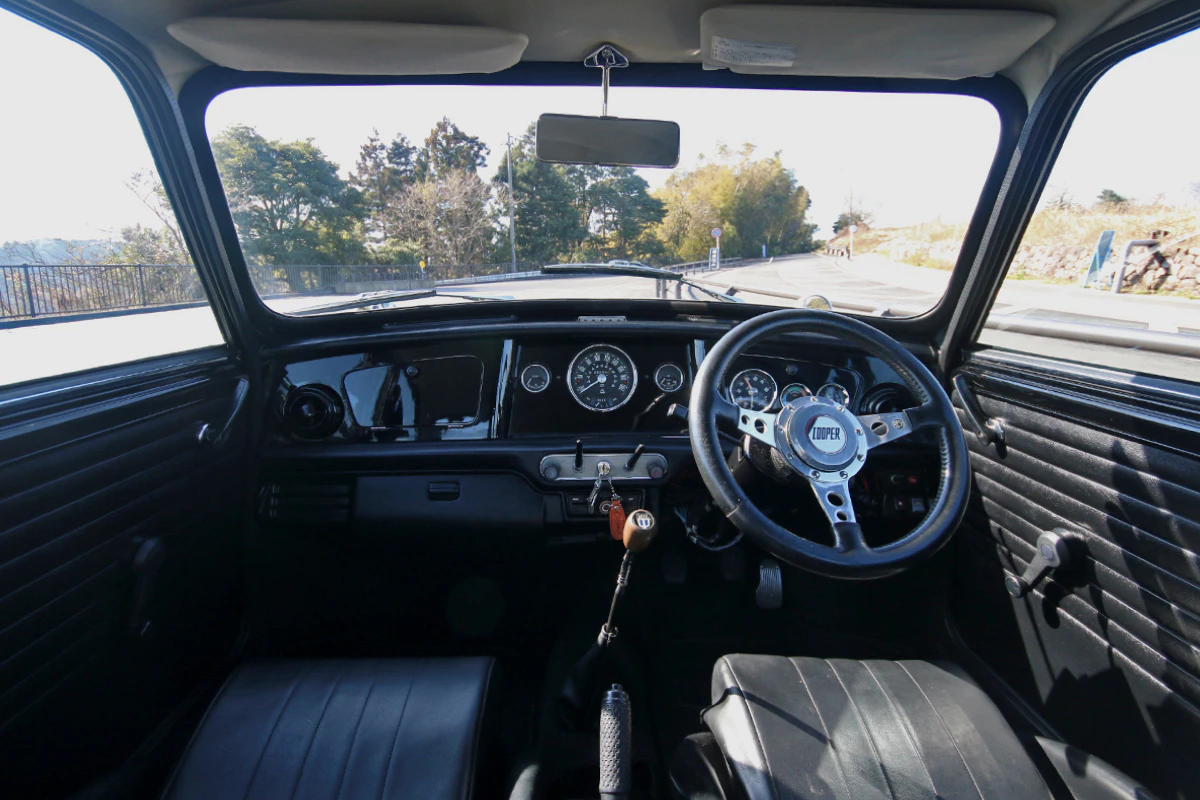 Rover Mini Cooper 1.3 Carburetor Sports Pack Specification