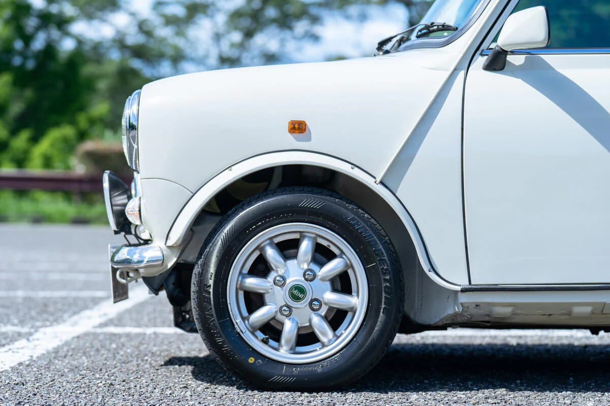 Rover Mini 40th Anniversary AT Old English White