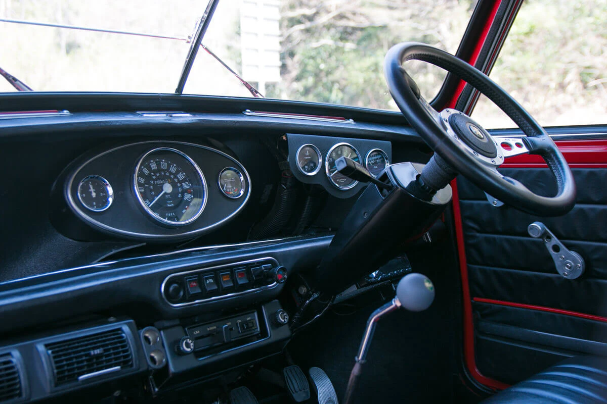 Rover Mini 1.3i Boys Racer Specification
