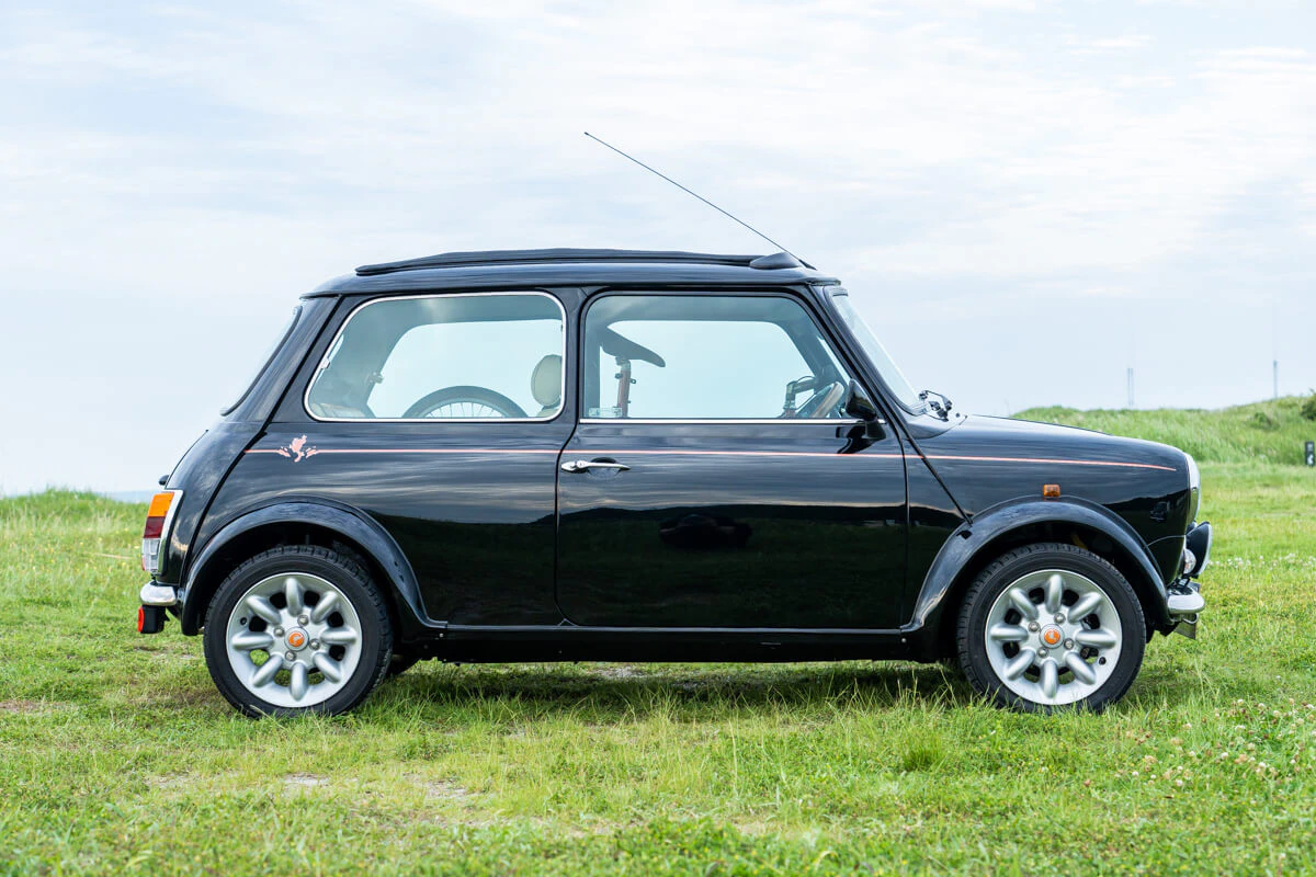 Rover Mini Knightsbridge Magazine LAPITA Limited