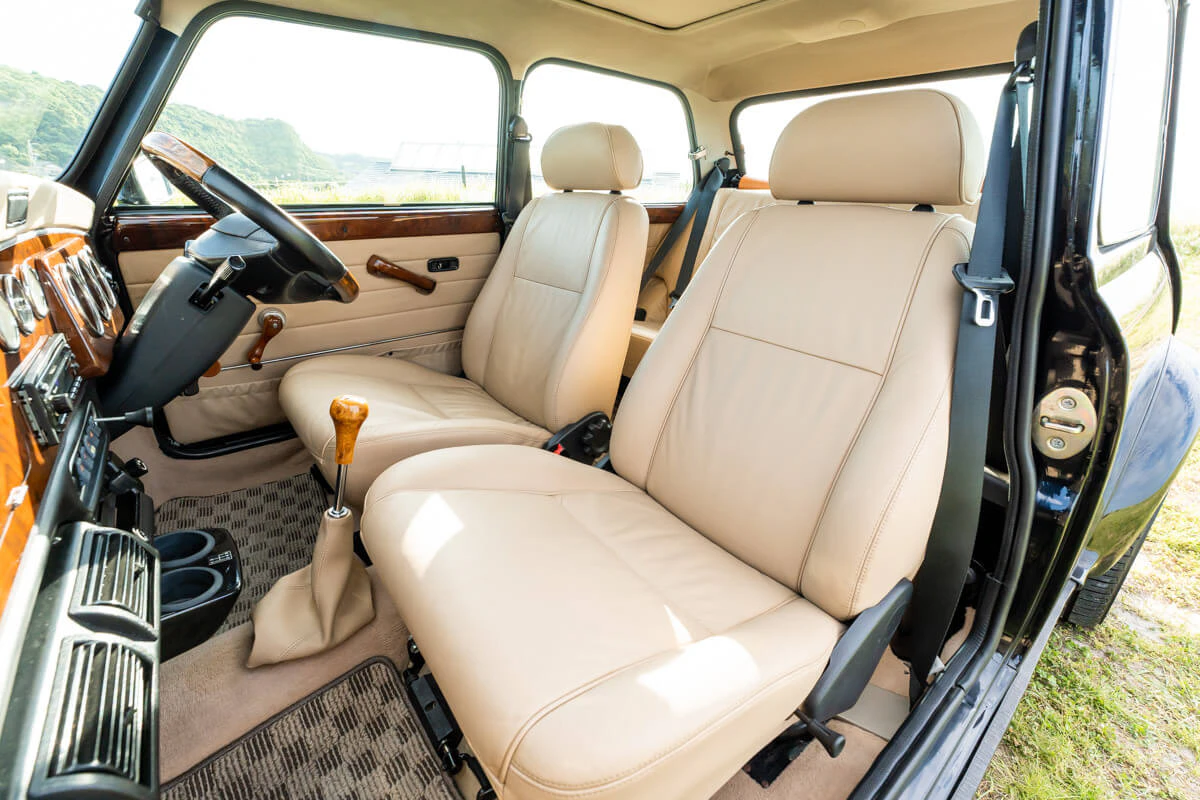 Rover Mini Knightsbridge Magazine LAPITA Limited