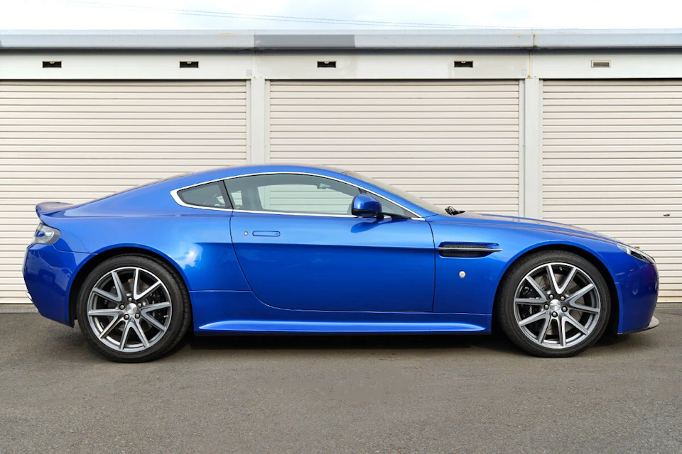 Aston Martin Vantage S