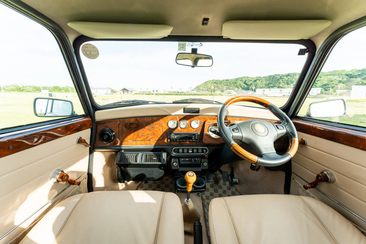 Rover Mini Knightsbridge Magazine LAPITA Limited