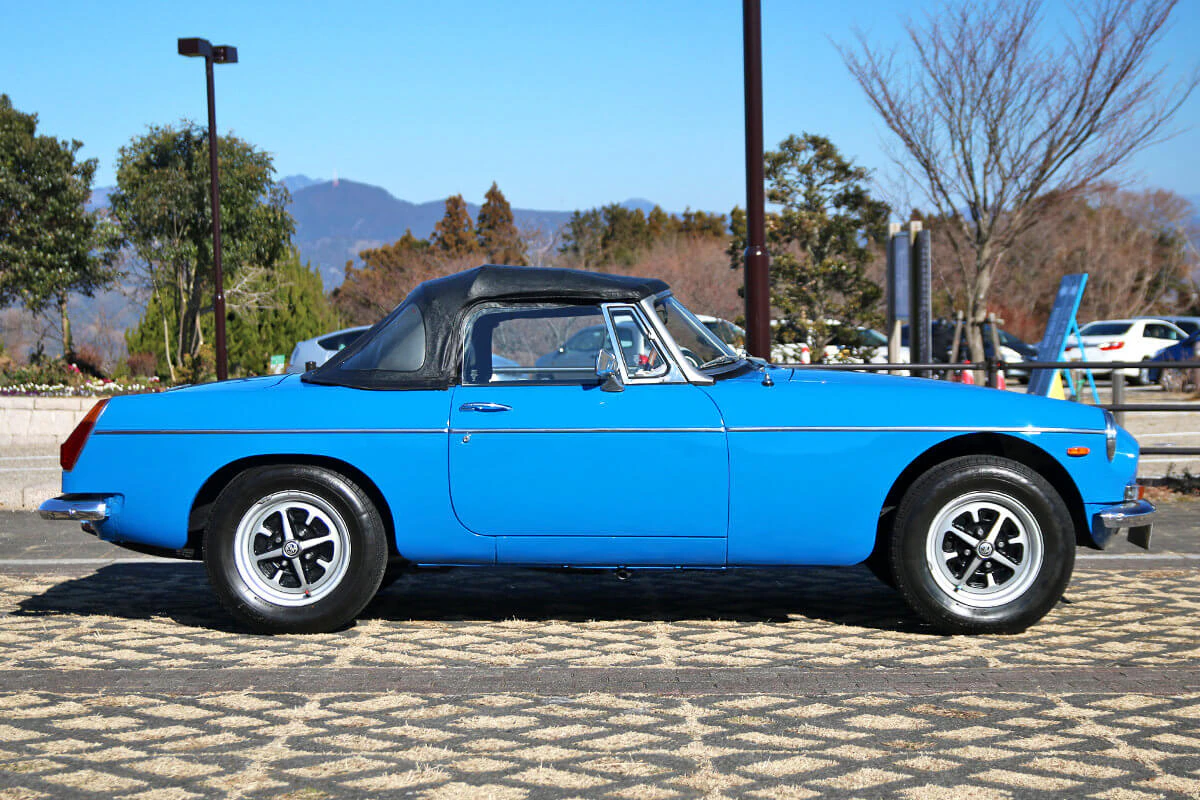 MG-B Blue