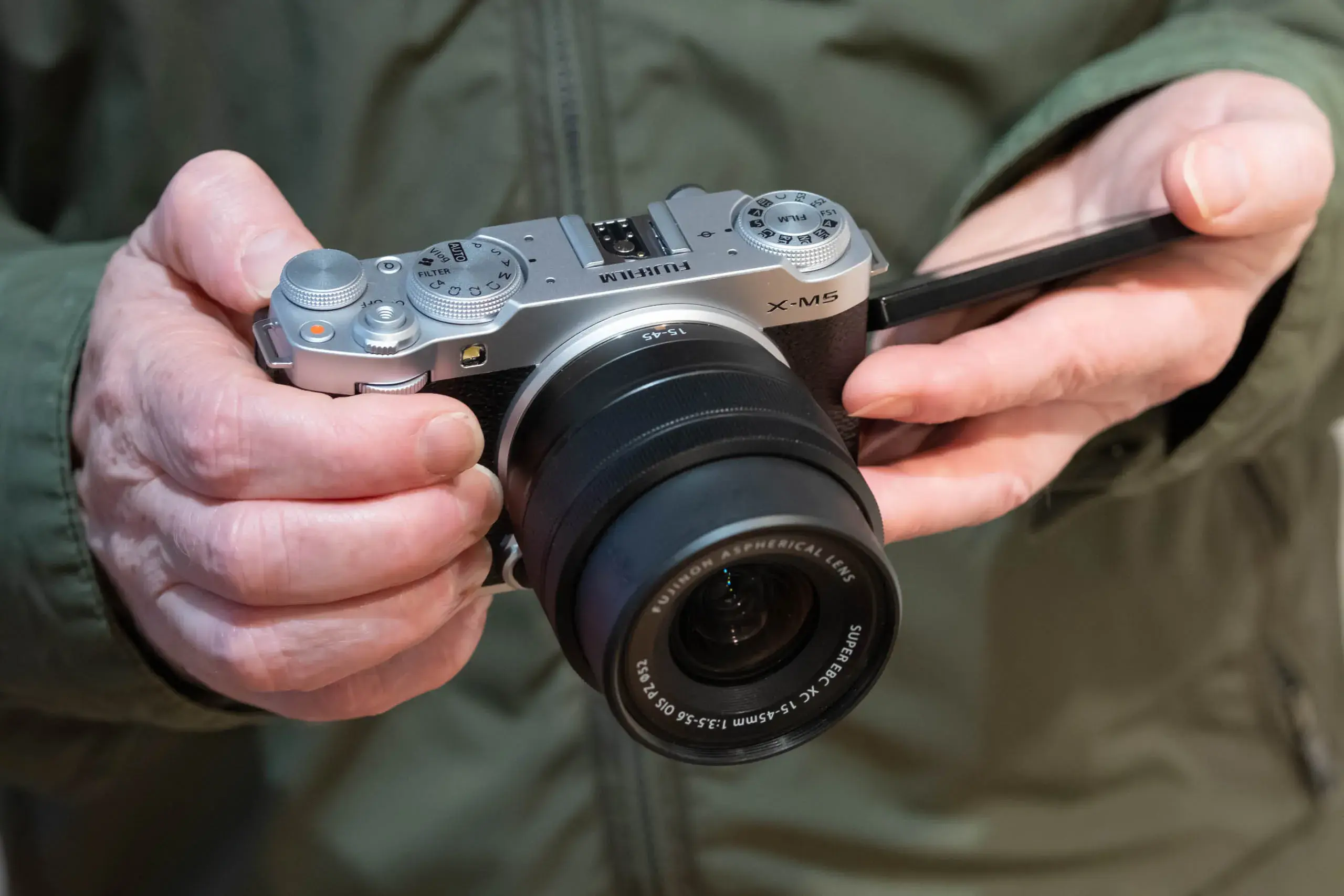 富士フイルム X-M5 XC15-45mmレンズキット 