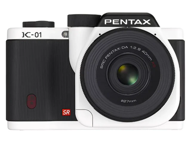 PENTAX K-01 ボディ "ホワイト×ブラック"