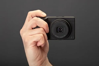 RICOH GR IV  Monochromeの手ブレ補正・レンズ・近接撮影のレビュー