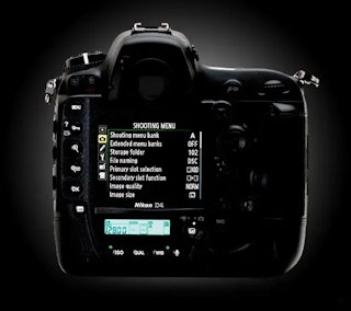 Nikon D4のAF性能と連写のレビュー