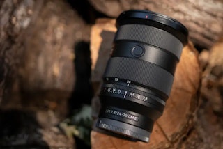 携行性と操作性のレビュー：695gの意味、絞りリングとズームトルク