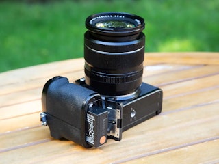 FUJIFILM X-S10 ボディのバッテリー・メディア・接続性のレビュー