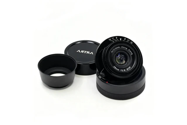 Artralab 28mm F2.8に新仕上げ追加 グロッシーブラックペイント＆真鍮