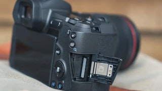 Canon EOS Rのバッテリーとメディア