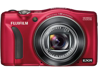 富士フイルム FinePix F820EXR "レッド"