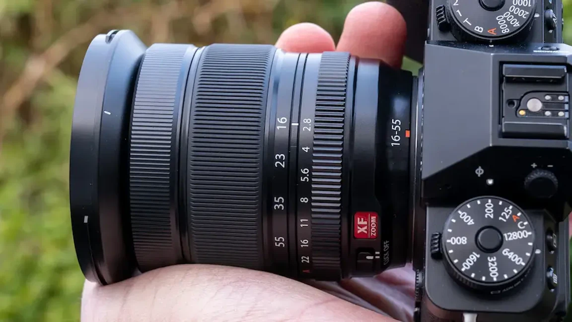 【2026年版】フジノンレンズ XF16-55mmF2.8 R LM WR IIのレビュー比較まとめ 旧型との違いと選び方
