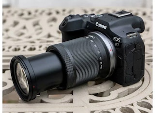 RF-S18-150mm F3.5-6.3 IS STMのデザインと操作性のレビュー