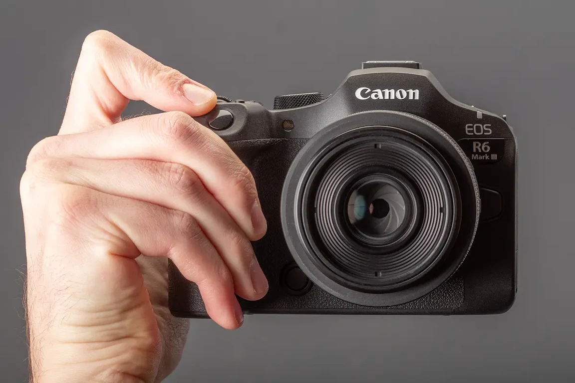 Canon EOS R6 Mark IIIのレビュー比較まとめ、フルサイズ新基準なるか