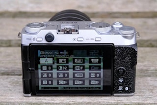 FUJIFILM X-M5とSony VLOGCAM ZV-E10 IIの主要スペック比較