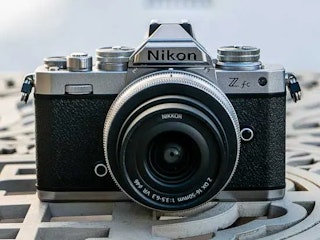 Nikon NIKKOR Z DX 16-50mm f/3.5-6.3 VRの携帯性と重量バランスのレビュー