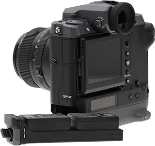 FUJIFILM GFX100のメディア運用・電源・接続性のレビュー