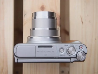 SX740 HSとTZ99の操作性比較:シンプル操作とタッチ・リング操作の違い