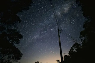 被写体別フォーカス設定の実践レシピ：風景・人物・動体・マクロ・星空